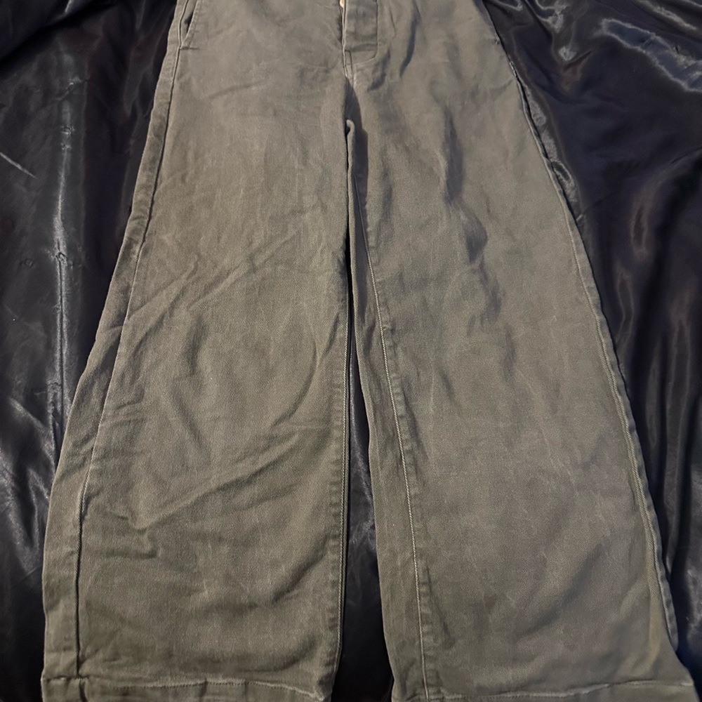 Woman’s Olive Green Pants